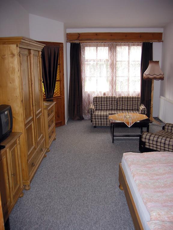 Penzion 102 Pardubice Dış mekan fotoğraf
