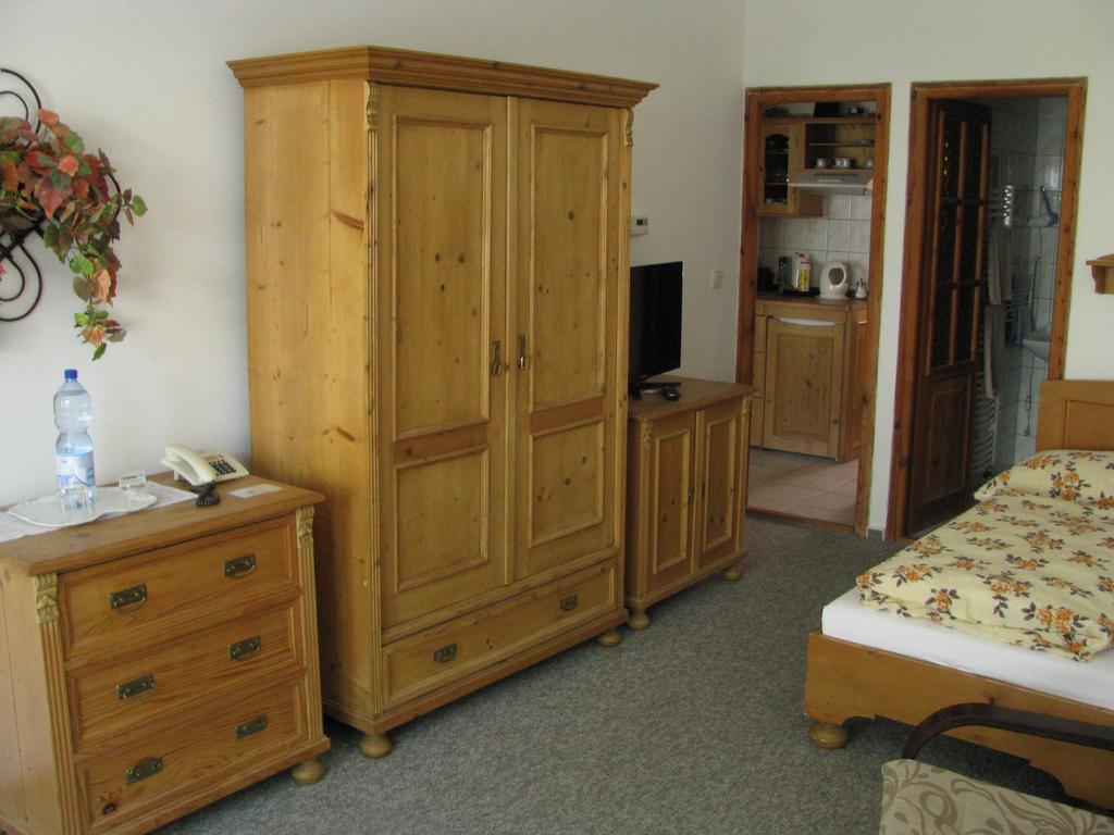 Penzion 102 Pardubice Dış mekan fotoğraf